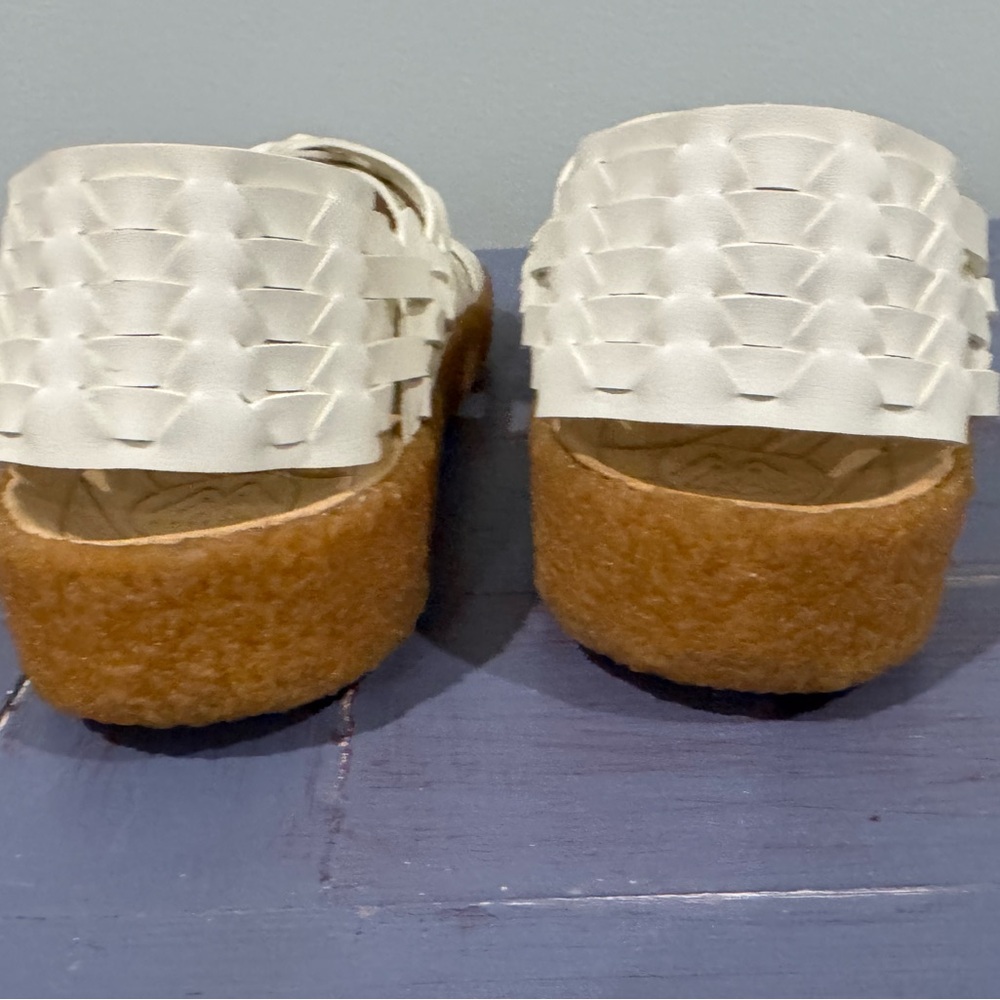 Sundance NWT Malibu Canyon White Woven Sandals - Huraches - 10 - Picture 3 of 14